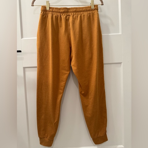 Vuori Camel Jogger Pants - Picture 2 of 4